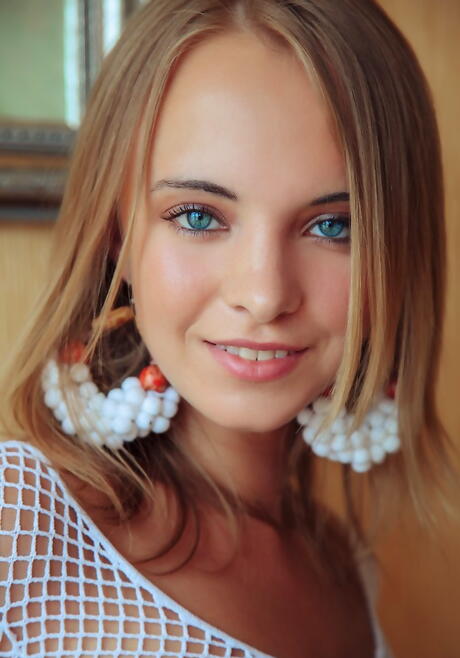 Luscious ukrainian teen Rachel Blau shows her butt and bald pussy 